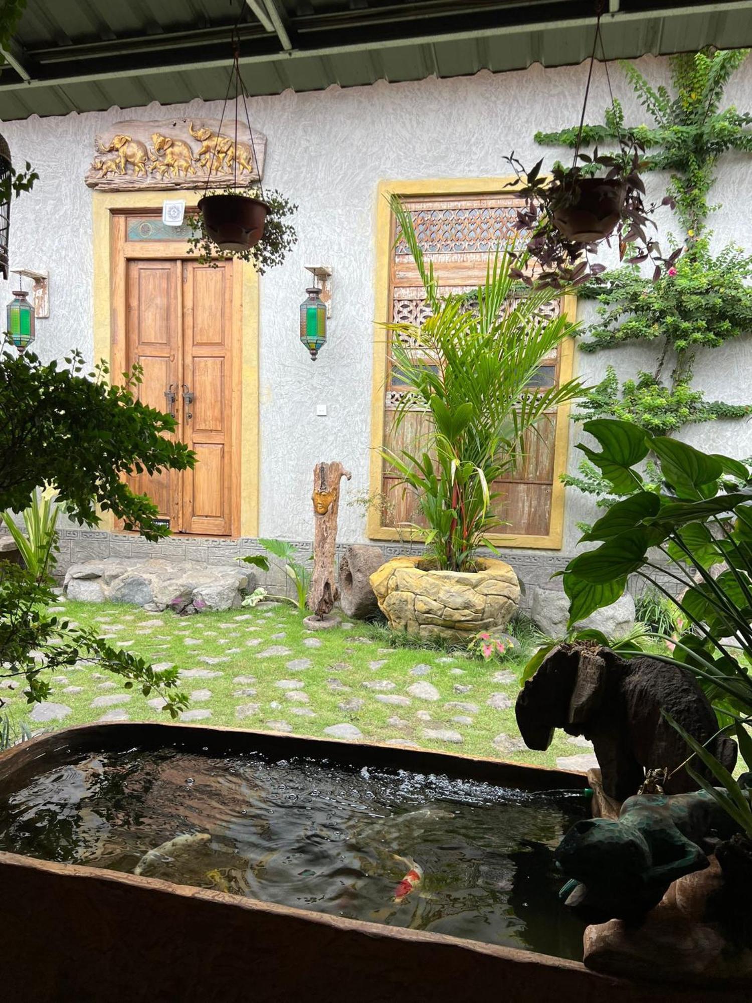 Vin Vin Hostel Ubud  Exterior photo